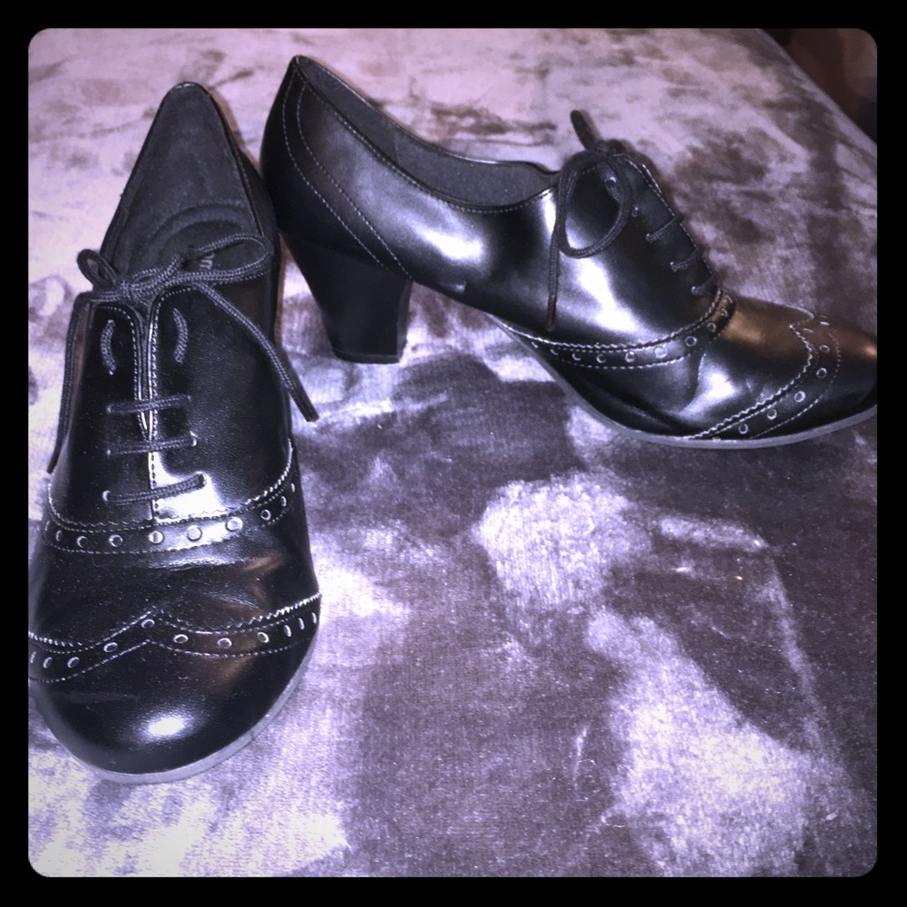 Comfort Plus Oxford Block Heel Lace Up